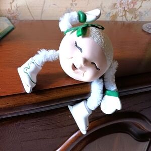 Vintage Anthropomorphic Noggin Shelf Sitter